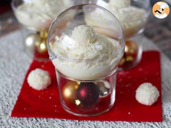 Kokosnussgläser nach Raffaello-Art ohne Backen - ein märchenhaftes Dessert in einer Schneekugel - Zubereitung Schritt 8