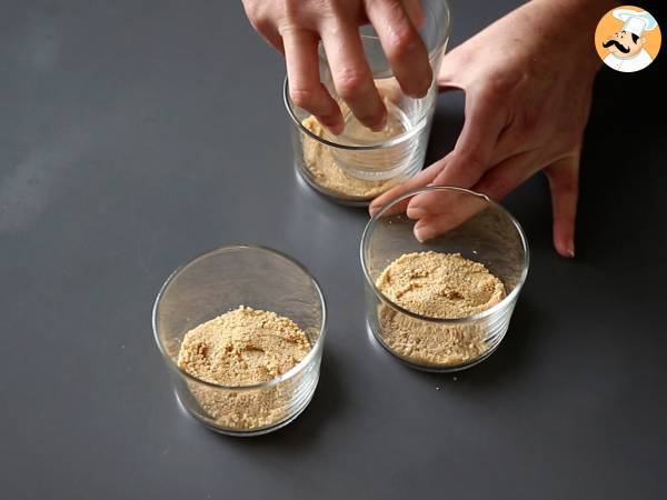 Törtchen aus Schokolade und Nougat. Einfaches Rezept - Zubereitung Schritt 2