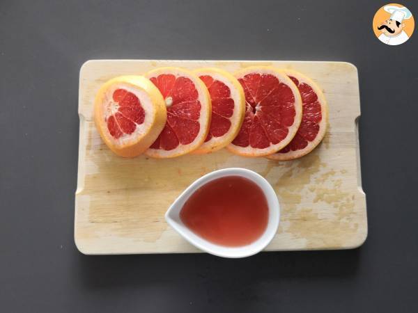 Wasser mit Grapefruit- und Rosmaringeschmack: das Detox-Getränk ohne Zuckerzusatz - Zubereitung Schritt 1