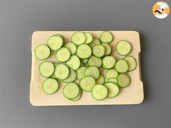 Süß-saure Gurken: eine schnelle und schmackhafte Beilage für den Sommer! - Zubereitung Schritt 1