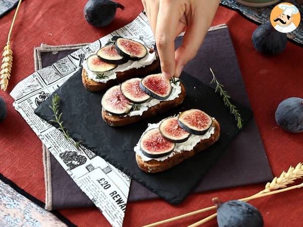 Feigenschnitten, Ziegenfrischkäse, Honig und Rosmarin - Zubereitung Schritt 4