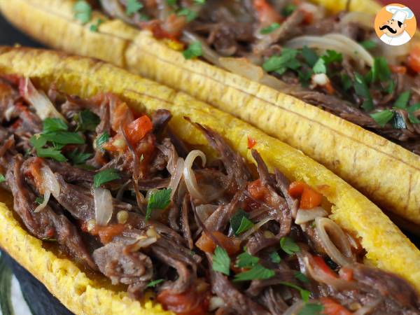 Gefüllte Kochbananen mit zerzupftem Fleisch und geriebenem Käse - Zubereitung Schritt 8