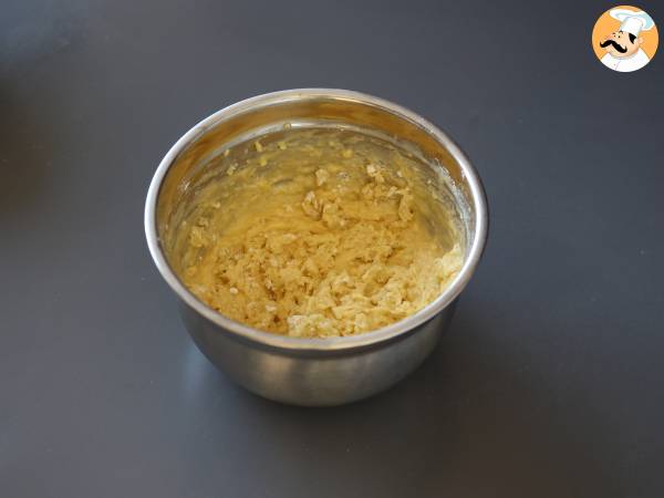 Cake mit Räucherlachs, Zitrone und Schnittlauch - Zubereitung Schritt 2