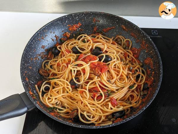 Spaghetti alla puttanesca, ein schneller und schmackhafter erster Gang - Zubereitung Schritt 5