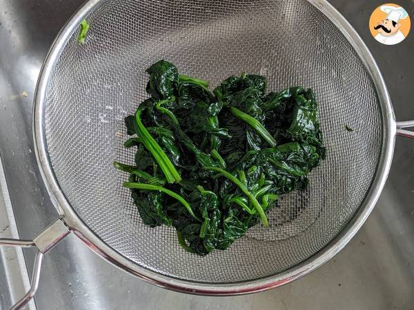 Spinat-Omelett, der einfache und schmackhafte vegetarische zweite Gang - Zubereitung Schritt 3