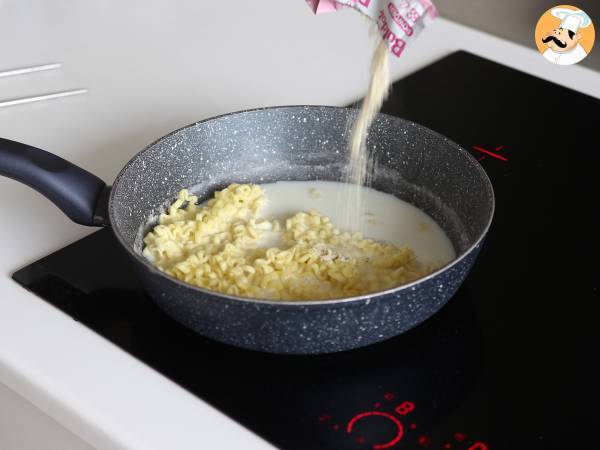 Wie kocht man Buldak-Nudeln mit Carbonara-Geschmack? Das beste Rezept! - Zubereitung Schritt 5