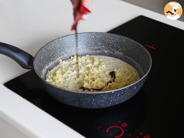 Wie kocht man Buldak-Nudeln mit Carbonara-Geschmack? Das beste Rezept! - Zubereitung Schritt 6