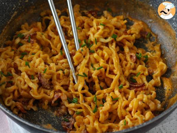 Wie kocht man Buldak-Nudeln mit Carbonara-Geschmack? Das beste Rezept! - Zubereitung Schritt 9