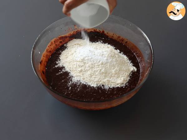 Nega-Maluca-Kuchen mit Brigadeiro-Glasur - Zubereitung Schritt 3