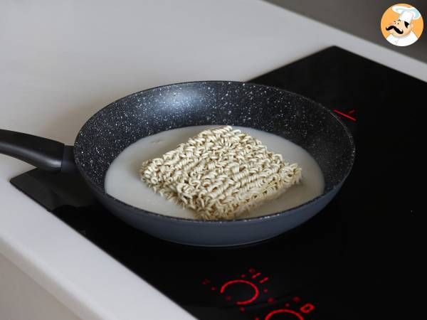 Wie bereitet man Buldak Cheese mit Geschmack zu? Ein einfaches und schnelles Rezept! - Zubereitung Schritt 2