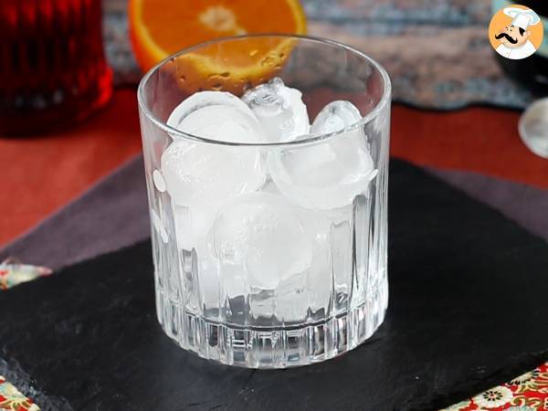 Negroni: das Rezept mit den richtigen Dosen für die Zubereitung zu Hause - Zubereitung Schritt 1
