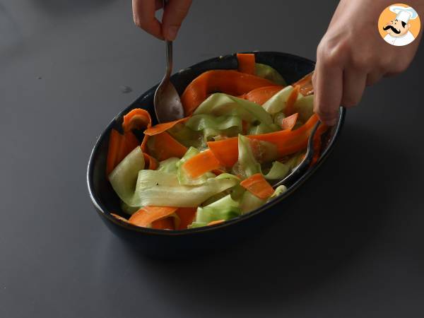 Gemüse-Tagliatelle-Salat mit Erdnussdressing - Zubereitung Schritt 5