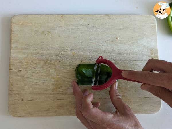 Wie man rohe Paprikaschoten häutet - Zubereitung Schritt 2