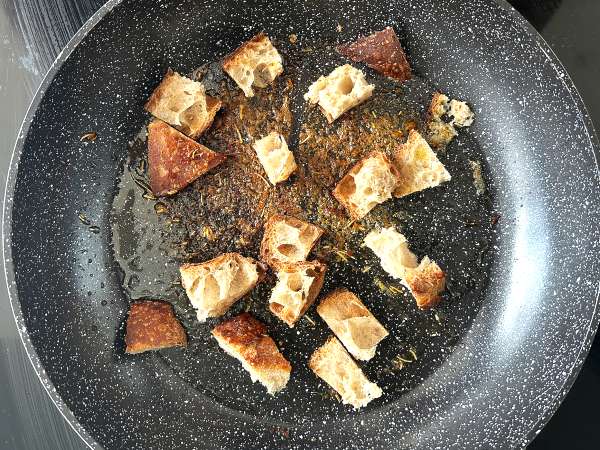 Salat aus gerösteten Aprikosen, Rucola und Burrata - Zubereitung Schritt 4