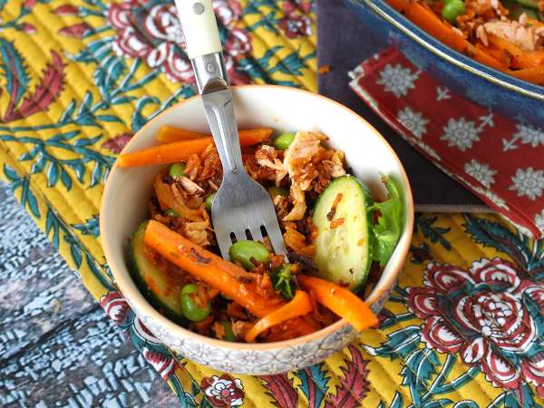 Knuspriger Reissalat mit Lachs, knackig und gut gewürzt! - Zubereitung Schritt 9