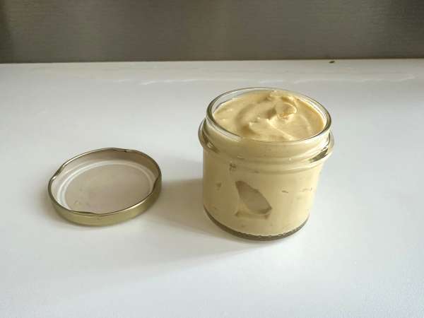 Eiweißmayonnaise aus gekochtem Ei: leicht, schmackhaft und ölfrei - Zubereitung Schritt 4