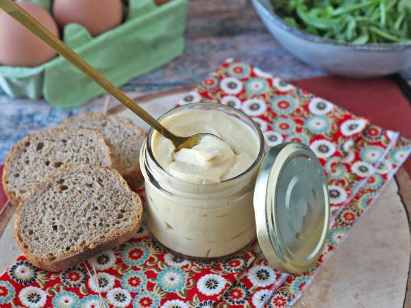 Eiweißmayonnaise aus gekochtem Ei: leicht, schmackhaft und ölfrei - Zubereitung Schritt 5