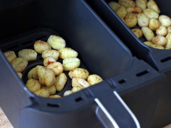 Crispy Gnocchi-Salat, super trendy, lecker und ausgewogen - perfekt für den Sommer! - Zubereitung Schritt 2