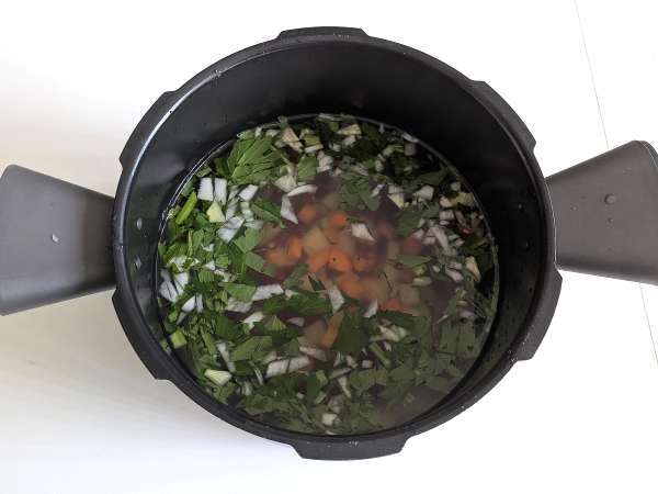 Pasta e fagioli alla veneta: Großmutters cremiges und leckeres Rezept - Zubereitung Schritt 3