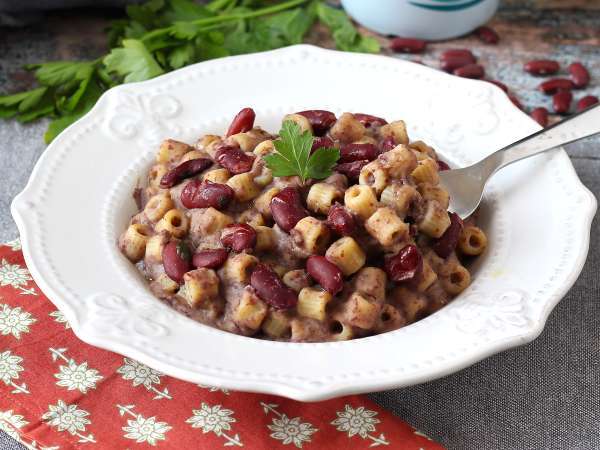 Pasta e fagioli alla veneta: Großmutters cremiges und leckeres Rezept - Zubereitung Schritt 6