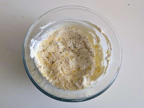 Tortelloni di bresaola gefüllt mit Rucola und Ricotta: lecker und in 10 Minuten fertig! - Zubereitung Schritt 2