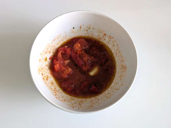 Pikanter Käsekuchen in Einzelportionen mit Basilikum und Kirschtomaten: leckere Idee für Buffets und Aperitifs - Zubereitung Schritt 8