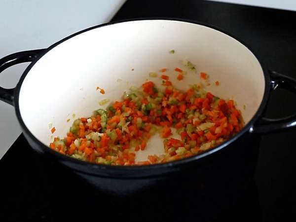 Nudeln mit Bolognese-Soße - tagliatelle al ragù alla bolognese - Zubereitung Schritt 2