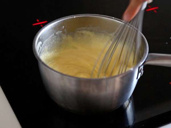 Zitronen-Tiramisu, ein Klassiker mit säuerlichem Geschmack neu interpretiert - Zubereitung Schritt 2