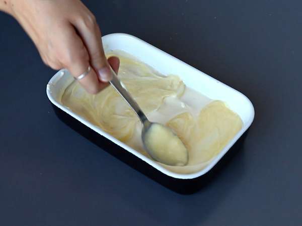 Zitronen-Tiramisu, ein Klassiker mit säuerlichem Geschmack neu interpretiert - Zubereitung Schritt 9