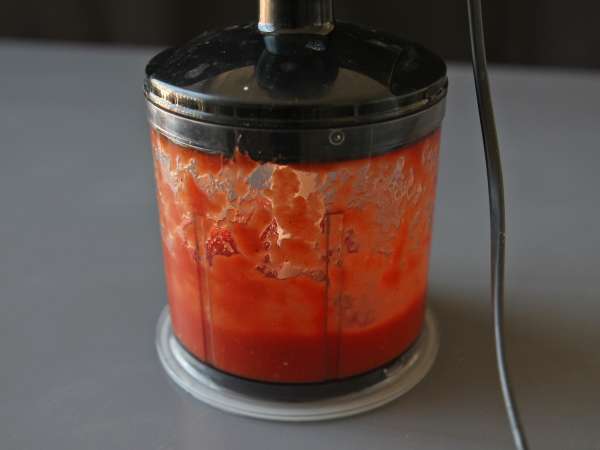 Rohe Tomatensauce voller Geschmack, ideal zum Belegen von Pizza oder Pinsa - Zubereitung Schritt 5