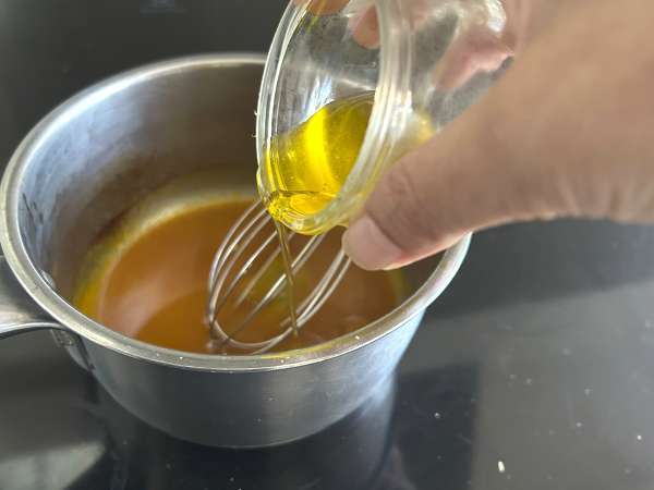 Carpaccio von Jakobsmuscheln mit Zitrusvinaigrette und Pistazien, ein eleganter und einfach zuzubereitender Vorspeise - Zubereitung Schritt 3