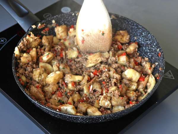 Gefüllte Auberginen mit Mozzarella überbacken - Zubereitung Schritt 6