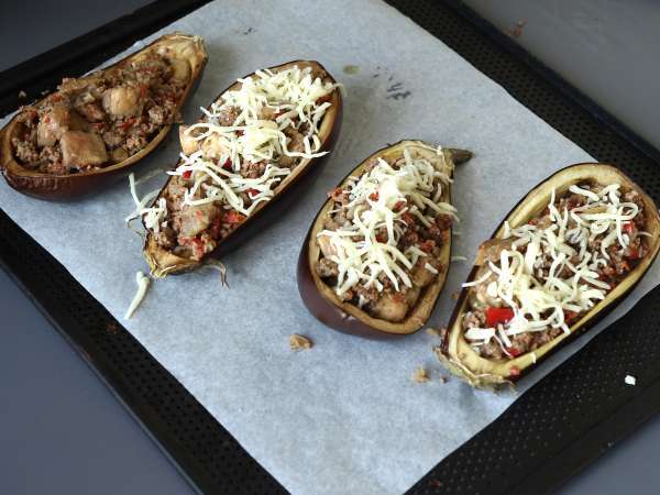 Gefüllte Auberginen mit Mozzarella überbacken - Zubereitung Schritt 7