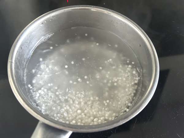 Mango-Sago, das asiatische Dessert mit Tapioka und Mango, das durch seine Einfachheit besticht. - Zubereitung Schritt 4