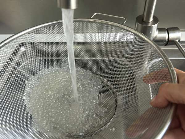 Mango-Sago, das asiatische Dessert mit Tapioka und Mango, das durch seine Einfachheit besticht. - Zubereitung Schritt 6