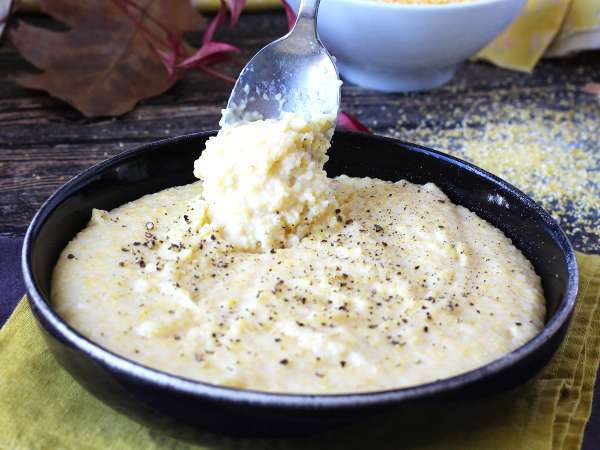Perfekte cremige Polenta: einfaches Rezept für ein weiches und leckeres Gericht - Zubereitung Schritt 6