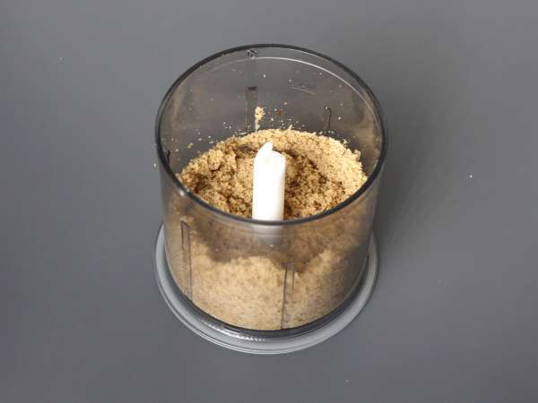 Superleichter Nusskuchen mit nur 4 Zutaten - Zubereitung Schritt 2