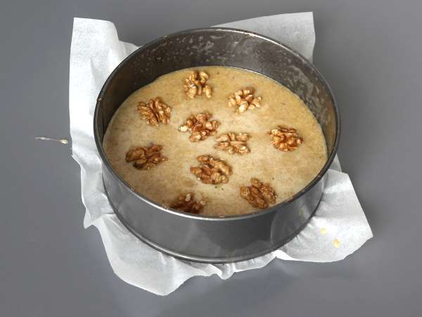 Superleichter Nusskuchen mit nur 4 Zutaten - Zubereitung Schritt 5