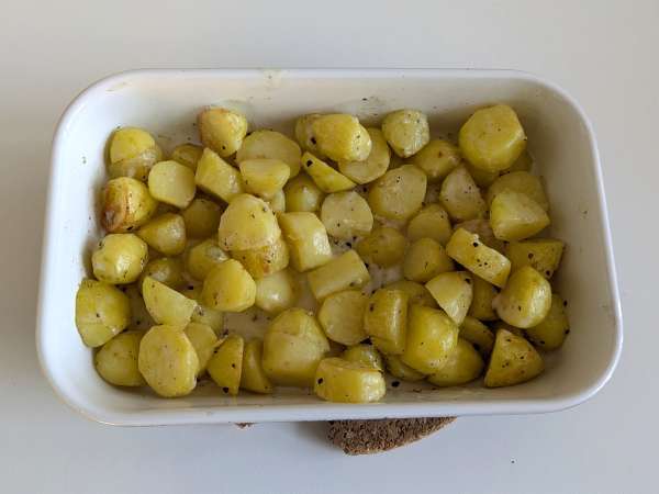 Cremig gebackene Cacio e Pepe-Kartoffeln: die einfache Beilage, die alle verrückt macht! - Zubereitung Schritt 7