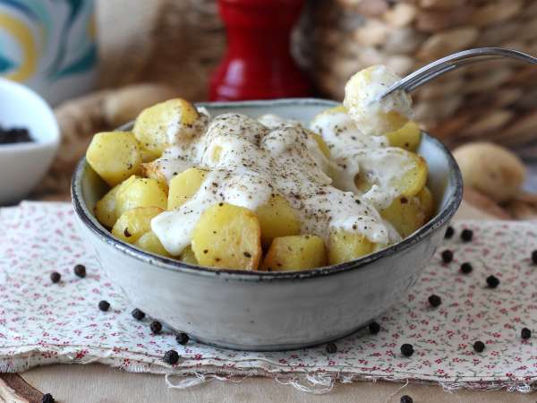 Cremig gebackene Cacio e Pepe-Kartoffeln: die einfache Beilage, die alle verrückt macht! - Zubereitung Schritt 8