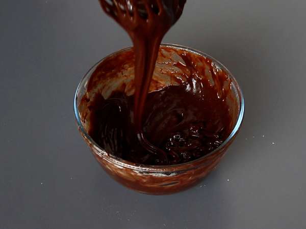 Verwandeln Sie Ihren Brownie in einen schokoladigen Tannenzapfen! - Zubereitung Schritt 2