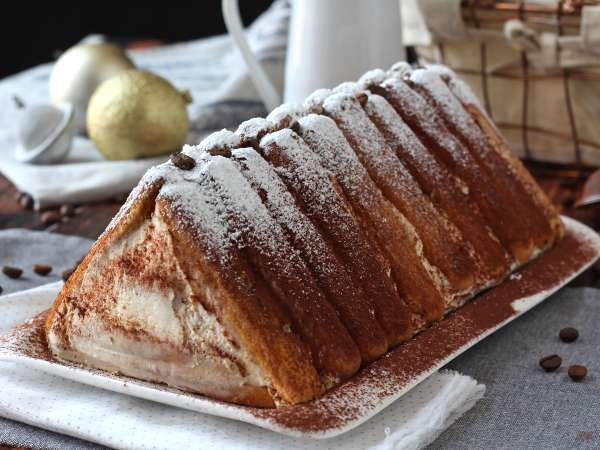 Baumstamm ohne Form in Form eines Chalets im Tiramisu-Stil für Kaffeeliebhaber - Zubereitung Schritt 10