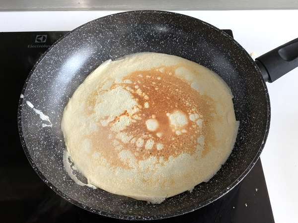 Crespelle mit Ricotta und Pilzen: das perfekte cremige vegetarische Rezept für jede Gelegenheit - Zubereitung Schritt 5
