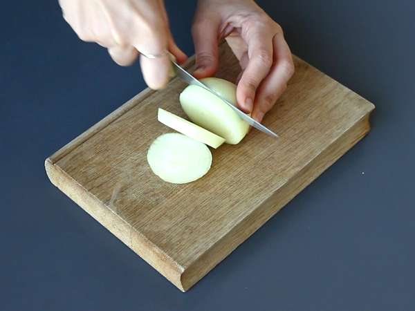 Tatin-Törtchen mit Zwiebeln - Zubereitung Schritt 1
