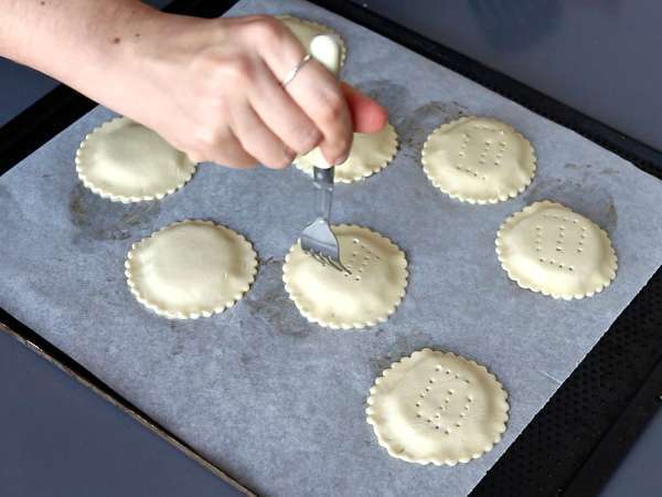 Tatin-Törtchen mit Zwiebeln - Zubereitung Schritt 7