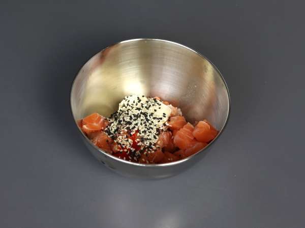 Asiatische Tacos: Lachstartar in Reis-Chips - Zubereitung Schritt 4