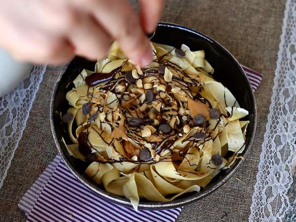 Tagliatelle aus Pfannkuchen mit Schokolade und Erdnüssen! - Zubereitung Schritt 7
