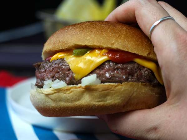 Cheeseburger, der berühmte Burger, den alle lieben! - Zubereitung Schritt 6
