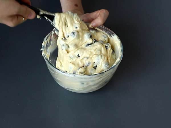 Blaubeer-Streuselkuchen: Der Kuchen, der zartschmelzend, saftig und knusprig ist! - Zubereitung Schritt 6