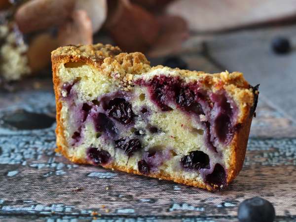 Blaubeer-Streuselkuchen: Der Kuchen, der zartschmelzend, saftig und knusprig ist! - Zubereitung Schritt 9